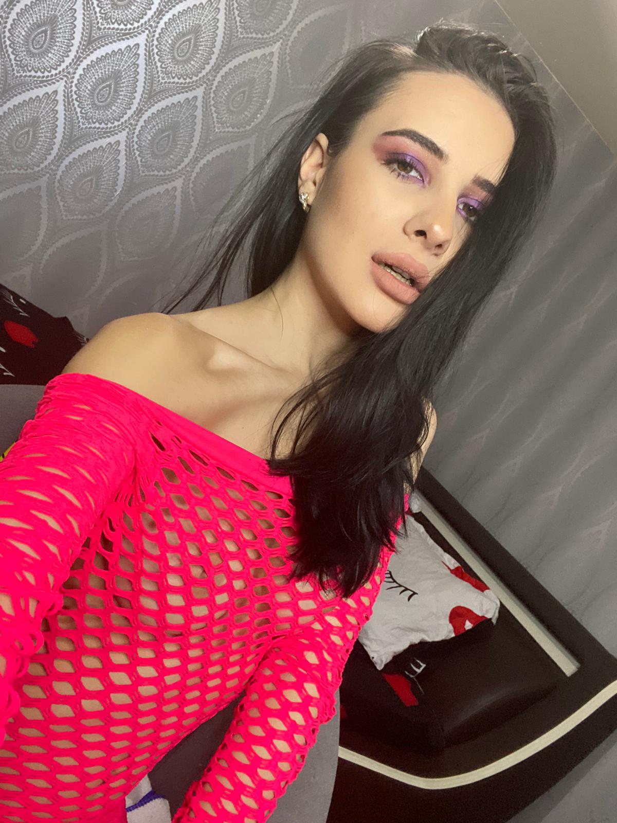 Is that a nipple? 🙃🔞@BabesPromo_2 @Coach0302 @Tees_Babes @AllKindsOfWomen @modellpromoter @Verde1122 @xhottestchicks @devildool @camangelspromo @hotpromotes @Booty_Kingdom_ @blackcorner_off @welove2promote @paulpromotes @c0ekiem0nster https://t.co/VeSartLG2W
