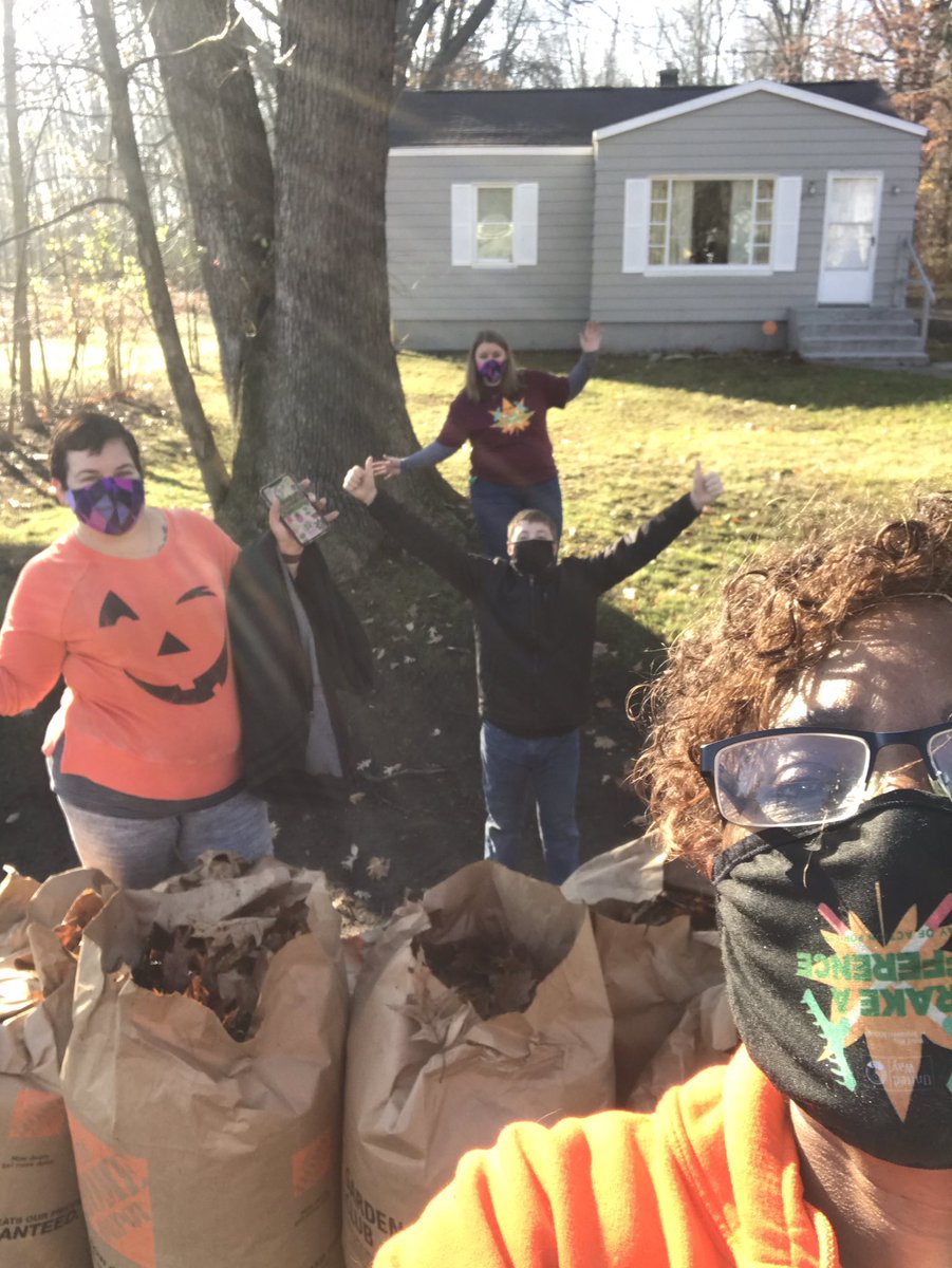 JoanCarlton3's tweet image. 2768 Rake-A-Difference 😅🤣 #SeniorDayOfAction #RakeADifference @StephenMGunter @TimAdamsTHD @Katrina01767262 @darcon49085 @HouleHeather @AnaLangston3 @gilbert_alvina @thouchin13 @kathyraglin840 @bobsaniga