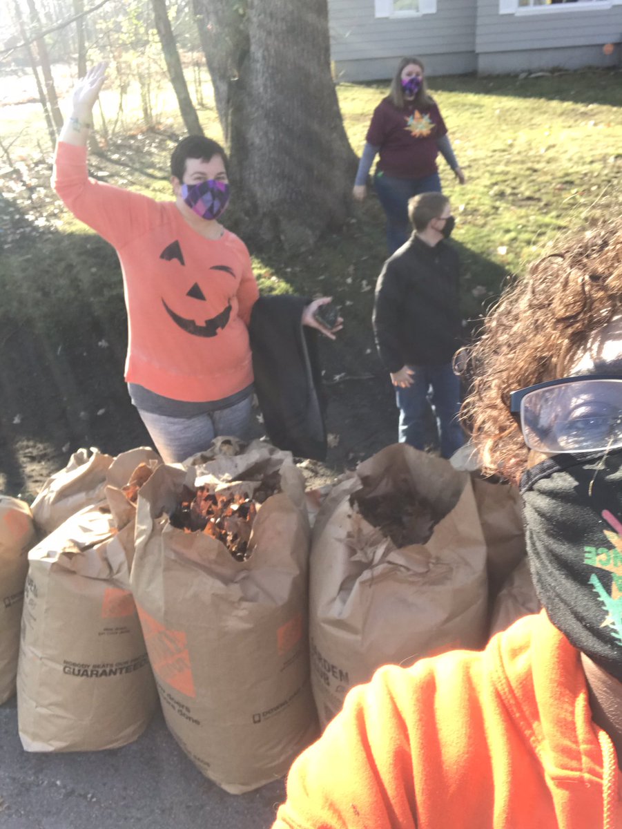 JoanCarlton3's tweet image. 2768 Rake-A-Difference 😅🤣 #SeniorDayOfAction #RakeADifference @StephenMGunter @TimAdamsTHD @Katrina01767262 @darcon49085 @HouleHeather @AnaLangston3 @gilbert_alvina @thouchin13 @kathyraglin840 @bobsaniga