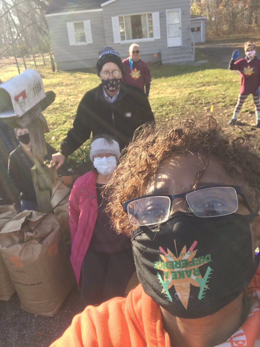 JoanCarlton3's tweet image. 2768 Rake-A-Difference 😅🤣 #SeniorDayOfAction #RakeADifference @StephenMGunter @TimAdamsTHD @Katrina01767262 @darcon49085 @HouleHeather @AnaLangston3 @gilbert_alvina @thouchin13 @kathyraglin840 @bobsaniga