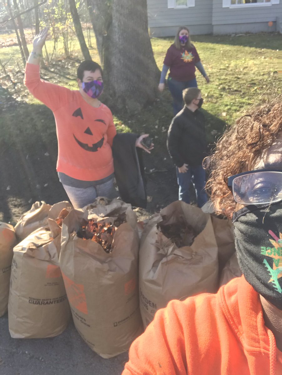 JoanCarlton3's tweet image. 2768 Rake-A-Difference 😅🤣 #SeniorDayOfAction #RakeADifference @StephenMGunter @TimAdamsTHD @Katrina01767262 @darcon49085 @HouleHeather @AnaLangston3 @gilbert_alvina @thouchin13 @kathyraglin840 @bobsaniga