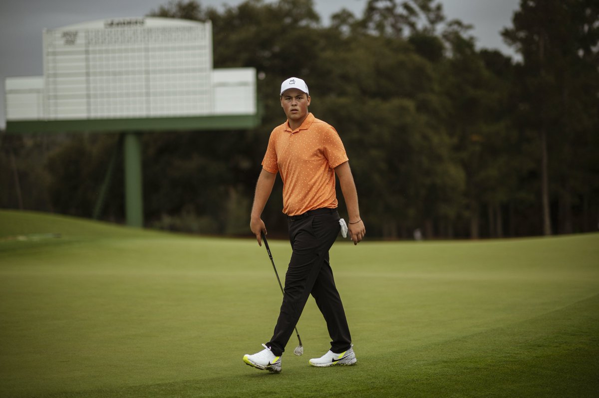 LAAC_Golf's tweet photo. Abel Gallegos🇦🇷, comienza su sueño en Augusta. El campeón del #LAAC2020 está a punto de salir por el hoyo 1 #TeaOlive para comenzar la primera ronda de @TheMasters
#PromesasdelFuturo
#themasters https://t.co/kj3BSKNViF