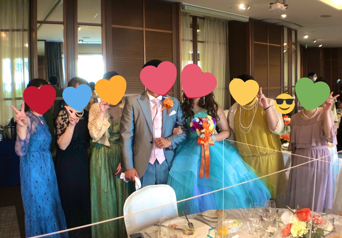 exxxjd__'s tweet photo. 先日オタク満載の結婚式を挙げました！大好きなみんな来てくれてアリガトウ💗
コロナだしとても迷ったけど・・本当に挙げてよかった🥰
ヘアを量産型にして、ブーケを有岡カラーメインのJUMPカラーにティアラつけて、ドレスは神宮寺カラーだし、会場もオレンジ×ターコイズブルーでこだわりました😚♥ https://t.co/wL3PPyul0r