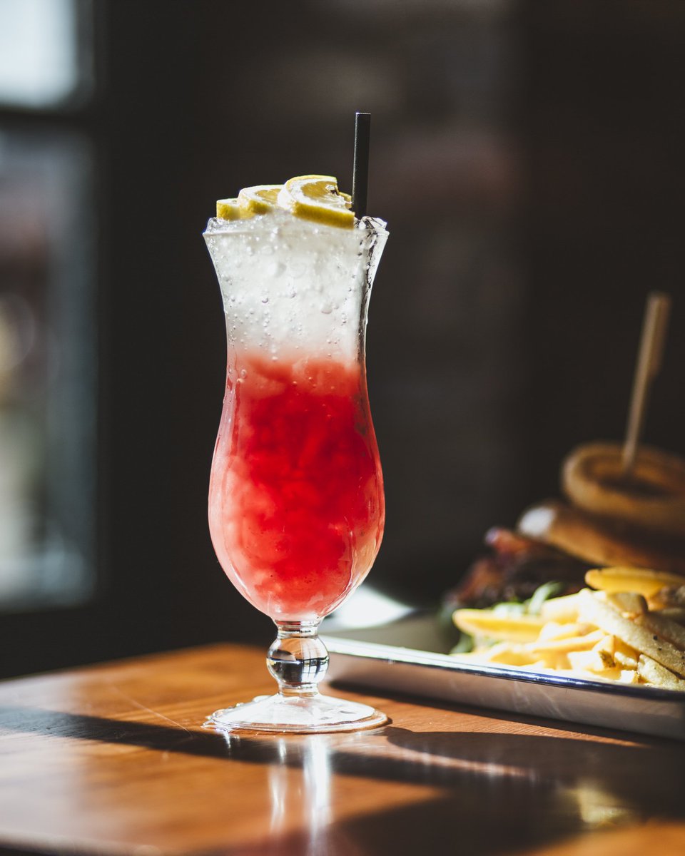 Oh yes, it's time for Thirsty Thursdays! 🎉

Booze Bundle £40
🍷 1 bottle of wine
🍻 2 litres of draft beer 
🍸 4 cocktails

Wine &amp; Prosecco £40
🍷 2 bottles of wine
🍾 1 bottle of Prosecco

Call us on 01482 216306 or order through Deliveroo for collection or delivery, 4pm-10pm.