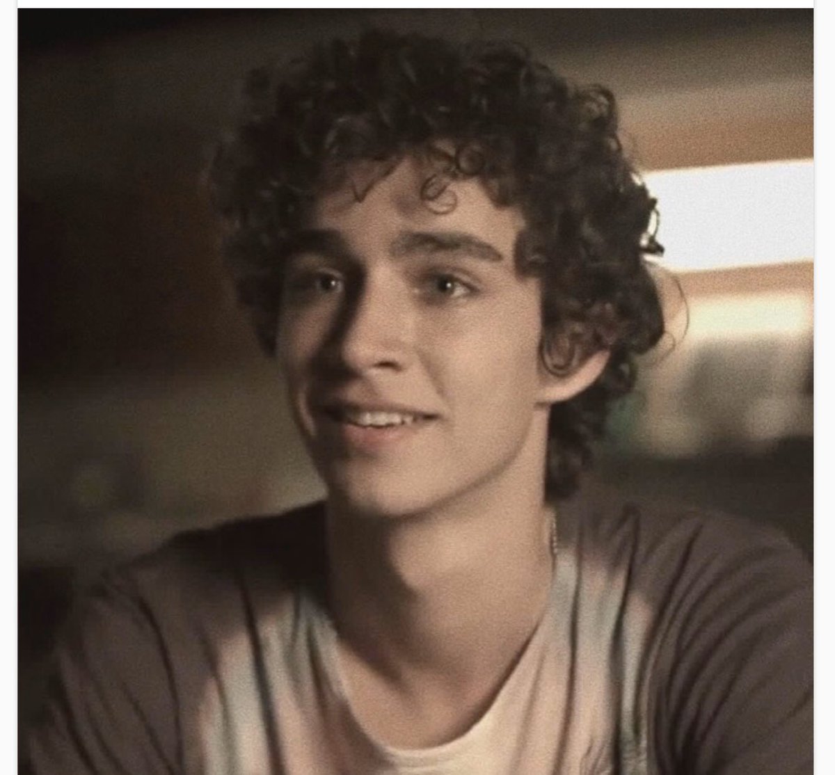 TheSheehab's tweet photo. 12th November 2009 - a show started on UK’s E4 featuring 5 relatively unknown actors. It went on to win a BAFTA for Best Drama Series &amp; 11 years later is still a TV classic. Pics of Robert Sheehan,Iwan Rheon,Antonia Thomas,Nathan Stewart-Jarrett &amp; Lauren Socha in Misfits ©️E4 https://t.co/DZ0JmFQFE6