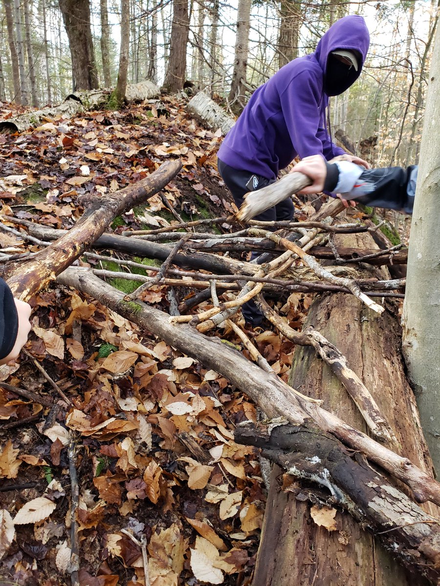 ShieldJanet's tweet photo. How do you learn French and work outdoors too?  Grades 5/6 and 7/8 are building cafe counters to practice our 'Au Café' conversations.   @WattPS @TLDSBFSL https://t.co/2J524hnAeR