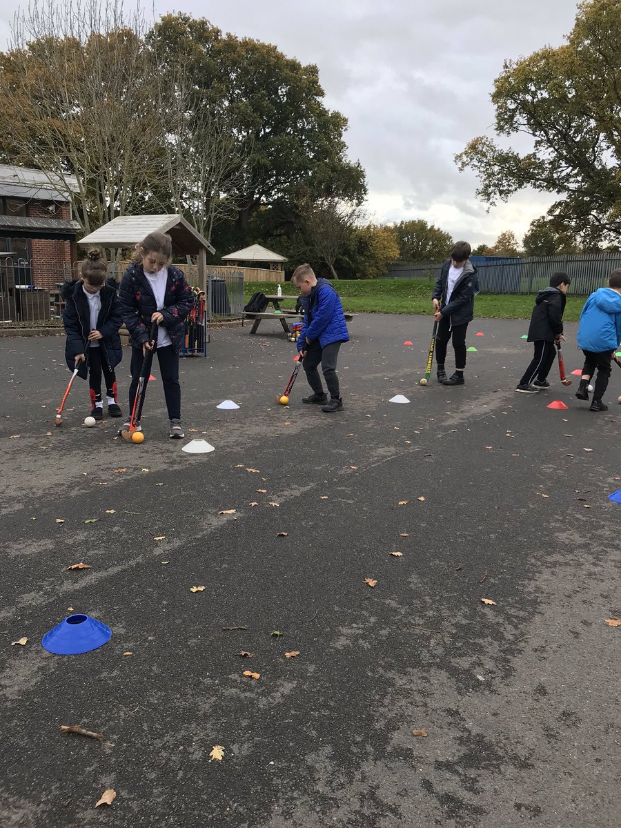 Willowbrook_Exe's tweet photo. Year 3 showed fantastic ball control in their #hockey lesson with @PEG_Exe this afternoon! #primaryPE #sportspremium #year3learners #quicksticks https://t.co/zDiqlvgYoL
