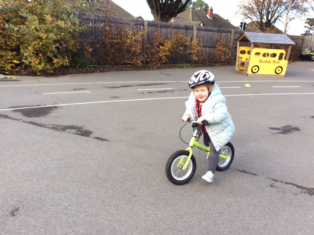 EyfsLakeside's tweet photo. RW had a great time practising our balancing skills with the bikes today! https://t.co/9krdku3plR