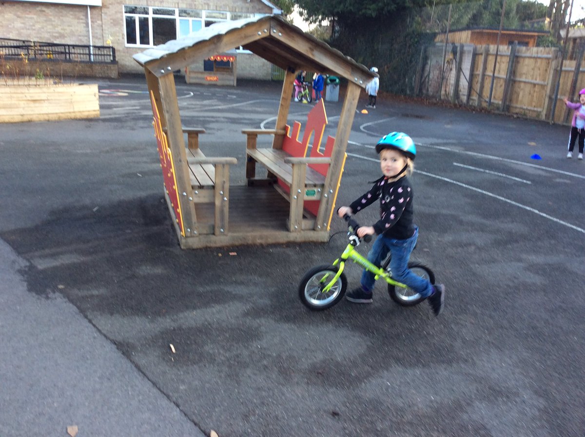 EyfsLakeside's tweet photo. RW had a great time practising our balancing skills with the bikes today! https://t.co/9krdku3plR