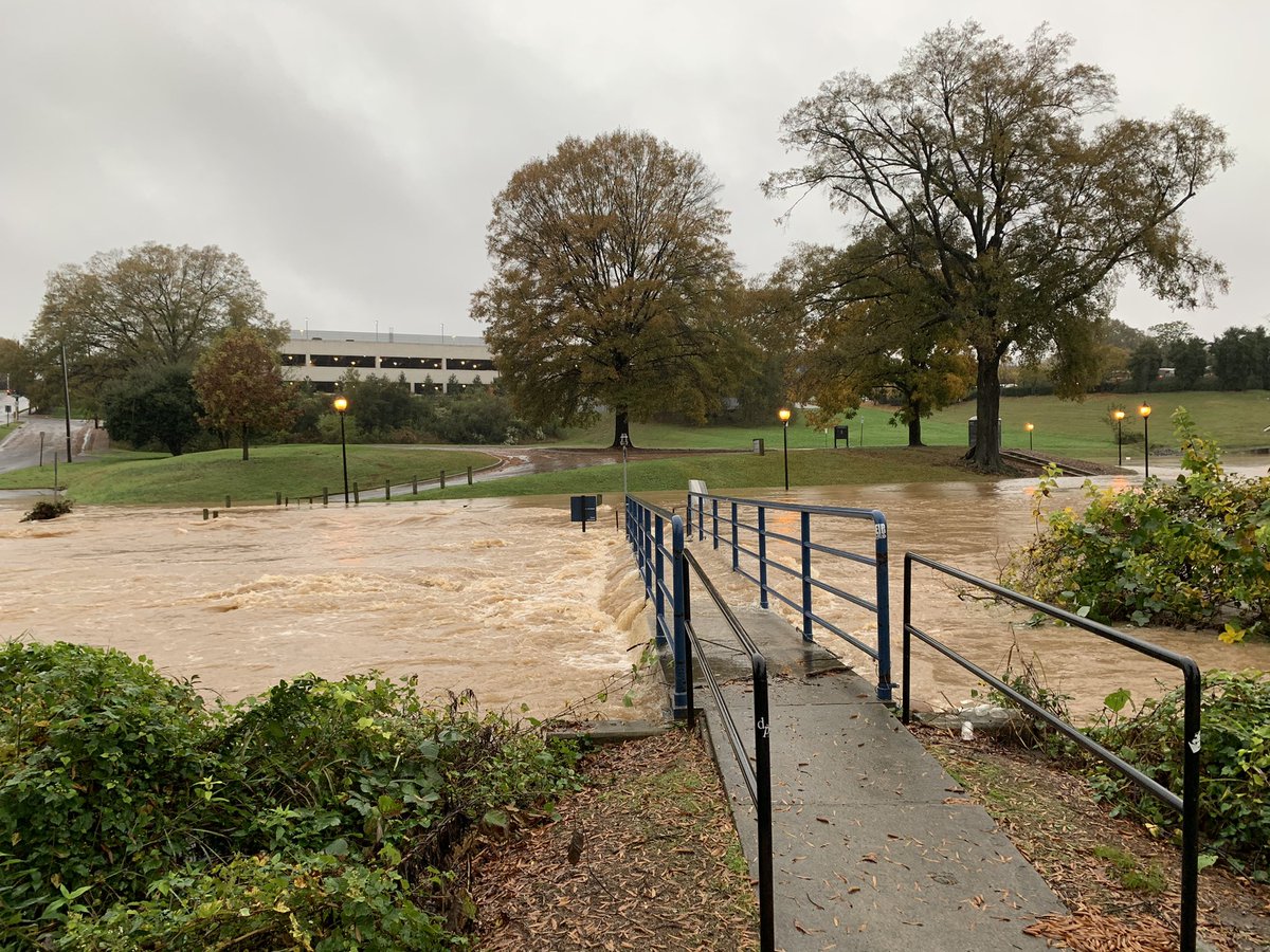 nachoelectric's tweet photo. @wxbrad little sugar creek at alexander street park https://t.co/fJrhLpXzdU