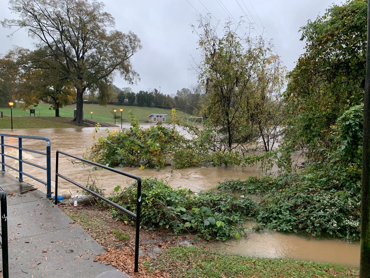 nachoelectric's tweet photo. @wxbrad little sugar creek at alexander street park https://t.co/fJrhLpXzdU