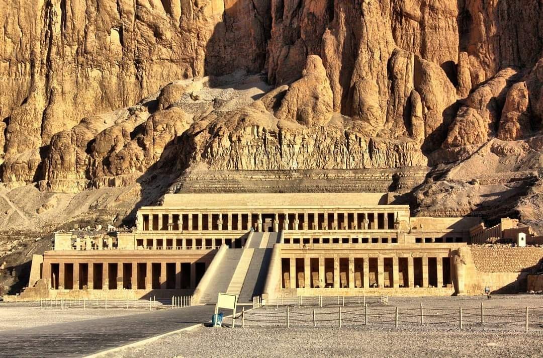 The magnificent Temple of the Female Pharaoh #Hatshepsut at Dier El-Bahari in #Luxor.
#Egypt 
#exploreegyptwithessam
#tour #vacation #vacationmode #vacation2020 #vacations #vacationtime #explore #exploremore #egyptismyhome #explorer #explorers #holiday #holidays #holidayseason