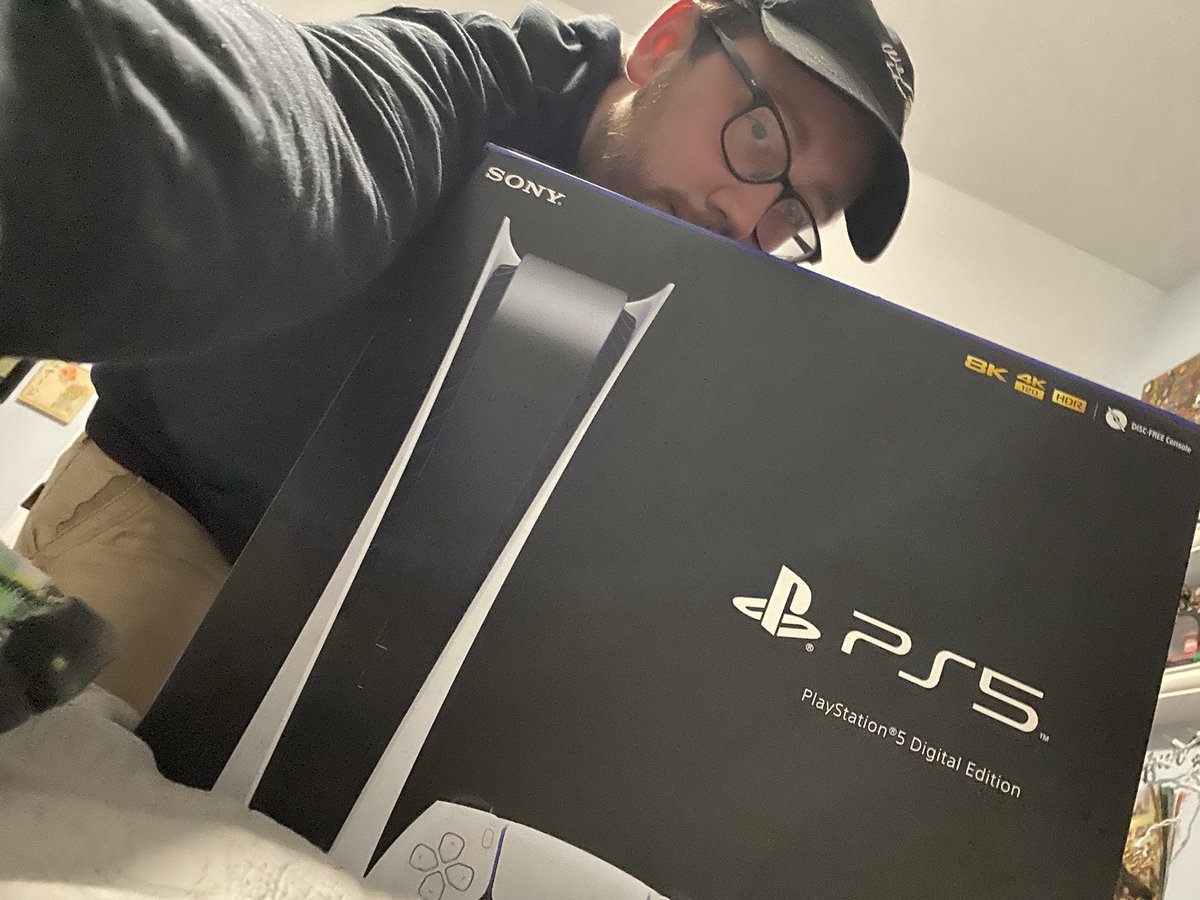 Funky150Taylor's tweet photo. What a glorious day #PlayStation5 #part2of2 https://t.co/gMvuKiVdQP