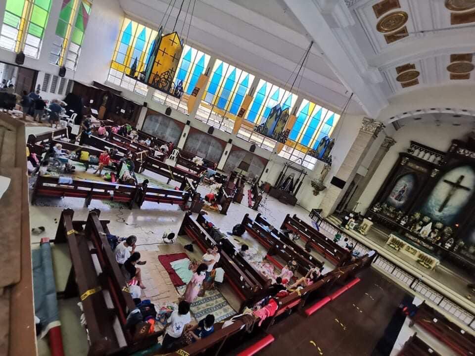 katolikongpinoy's tweet image. TIGNAN: Kasalukuyang kinukupkop ng Holy Family Parish sa Quezon City ang ilang mga kapatid nating naapektuhan ng Bagyong Ulysses. 

For Donations

BDO ACCOUNT: Holy Family Parish 002010228924. 

📸 Holy Family Parish Roxas #UlyssesPH #HelpPH
