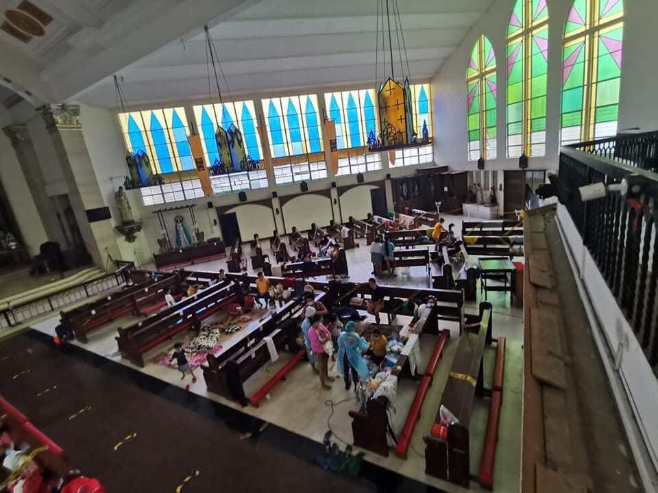 katolikongpinoy's tweet image. TIGNAN: Kasalukuyang kinukupkop ng Holy Family Parish sa Quezon City ang ilang mga kapatid nating naapektuhan ng Bagyong Ulysses. 

For Donations

BDO ACCOUNT: Holy Family Parish 002010228924. 

📸 Holy Family Parish Roxas #UlyssesPH #HelpPH