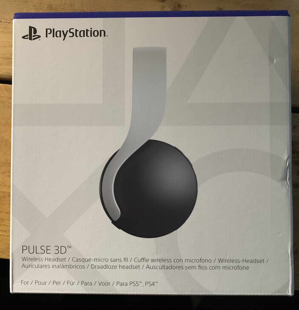 ItsErimus's tweet photo. 3rd and final #ps5 accessory for the day! Roll on 19th Nov!!! #PlayStation5 #sonyplaystation5 #pulse3d #ps5accessory https://t.co/TR0QQnO0Mj