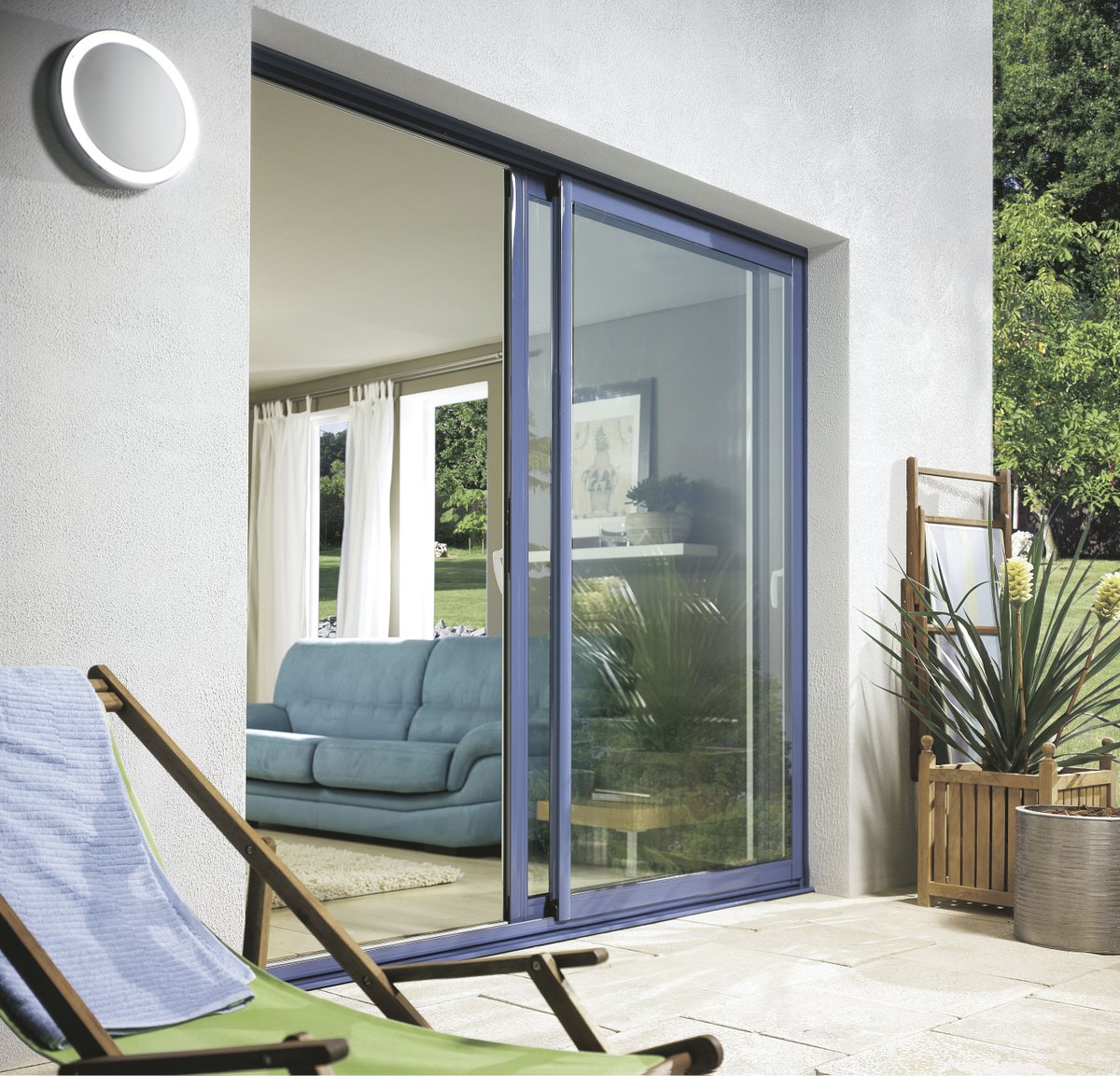 SOROSTOR's tweet photo. Faites entrer la lumière dans votre maison ou votre appartement grâce à la pose d’une baie vitrée.
#SOROSTOR #Larochelle #charentemaritime
#storesetrideaux #porteentree #portegarage #menuiserie #voletsroulants #storesbannes #store #portail #cloture #pergola #deco #travauxmaison https://t.co/L9kiV1I1s6