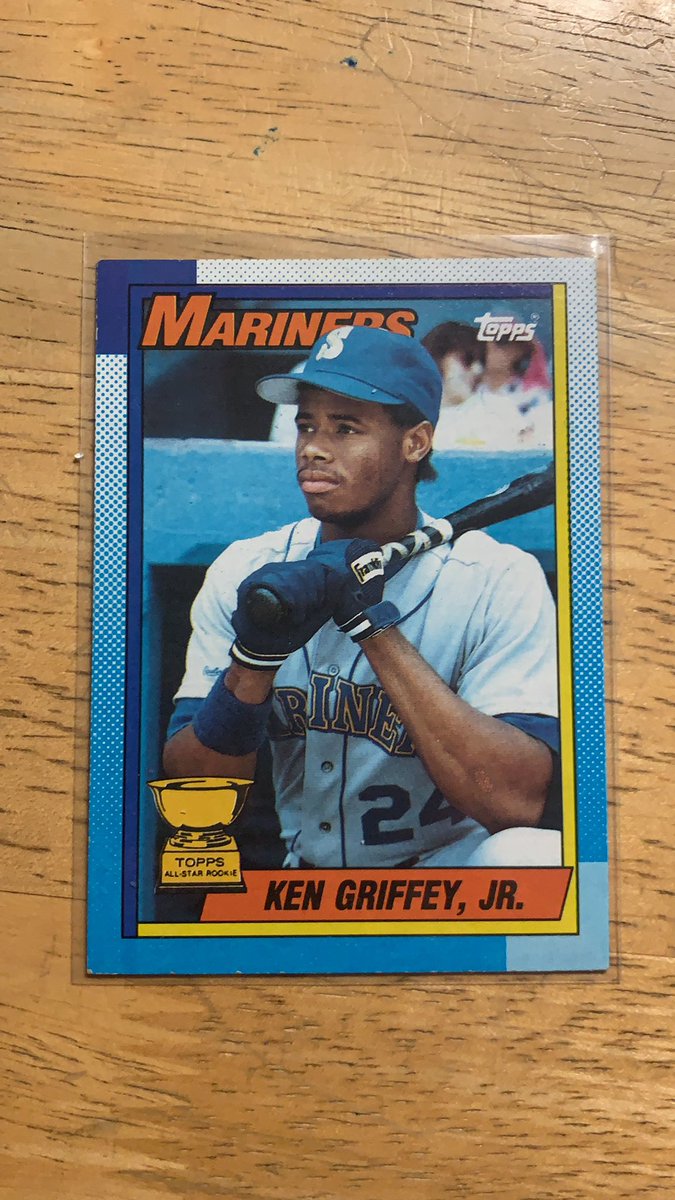 Hoffman15Mike's tweet image. Can I get some help with this 1990 topps Ken Griffey Jr. The scar is on the arm plus one on his face. eBay sold prices are all over the place. Face scar make a difference?
@sports_sell @HobbyConnector @HiveCards @Hobby_Connect