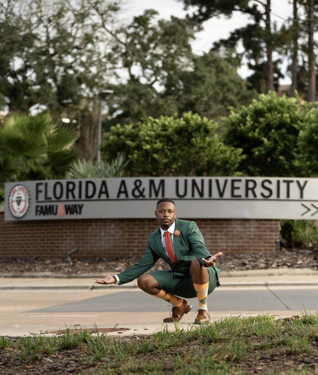 SlickBoy_Mikey's tweet photo. Michael B. Payne. MBA candidate. Commencement December 12th 2020 👨🏾‍🎓🎓🐍 🔥 https://t.co/7iZJWLOJaY