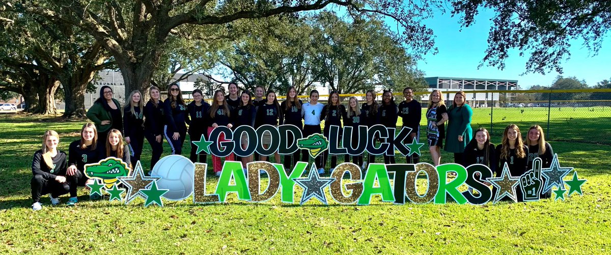 STHS_Volleyball's tweet photo. We are headed out! LET’S DO THIS!! 🐊🏐 https://t.co/zE9TQo893v