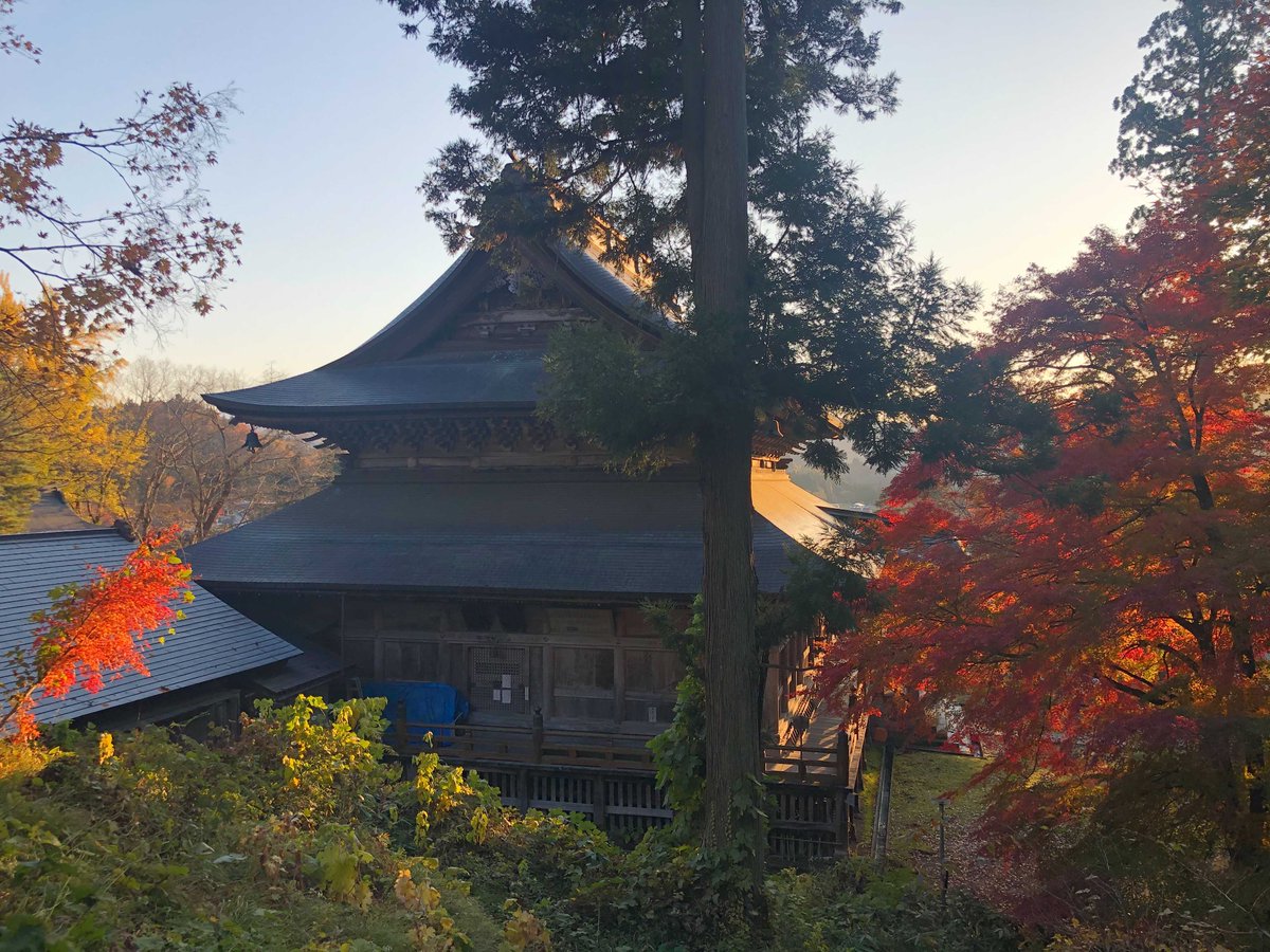 KanpaiFR's tweet photo. 2e journée de notre press-tour #Tohoku, à #OkuAizu où les koyo sont à leur apogée :
🌳 Balade en forêt à #Tadami et au lac #Numazawa
♨️ Déjeuner et #onsen à Hayato Tsuru no Yu
🌉 Pont n°1 de la rivière Tadami (Mishima)
🏘 Village #Yanaizu
🏨 Soirée ryokan à #AizuWakamatsu https://t.co/Bavjffh0S0