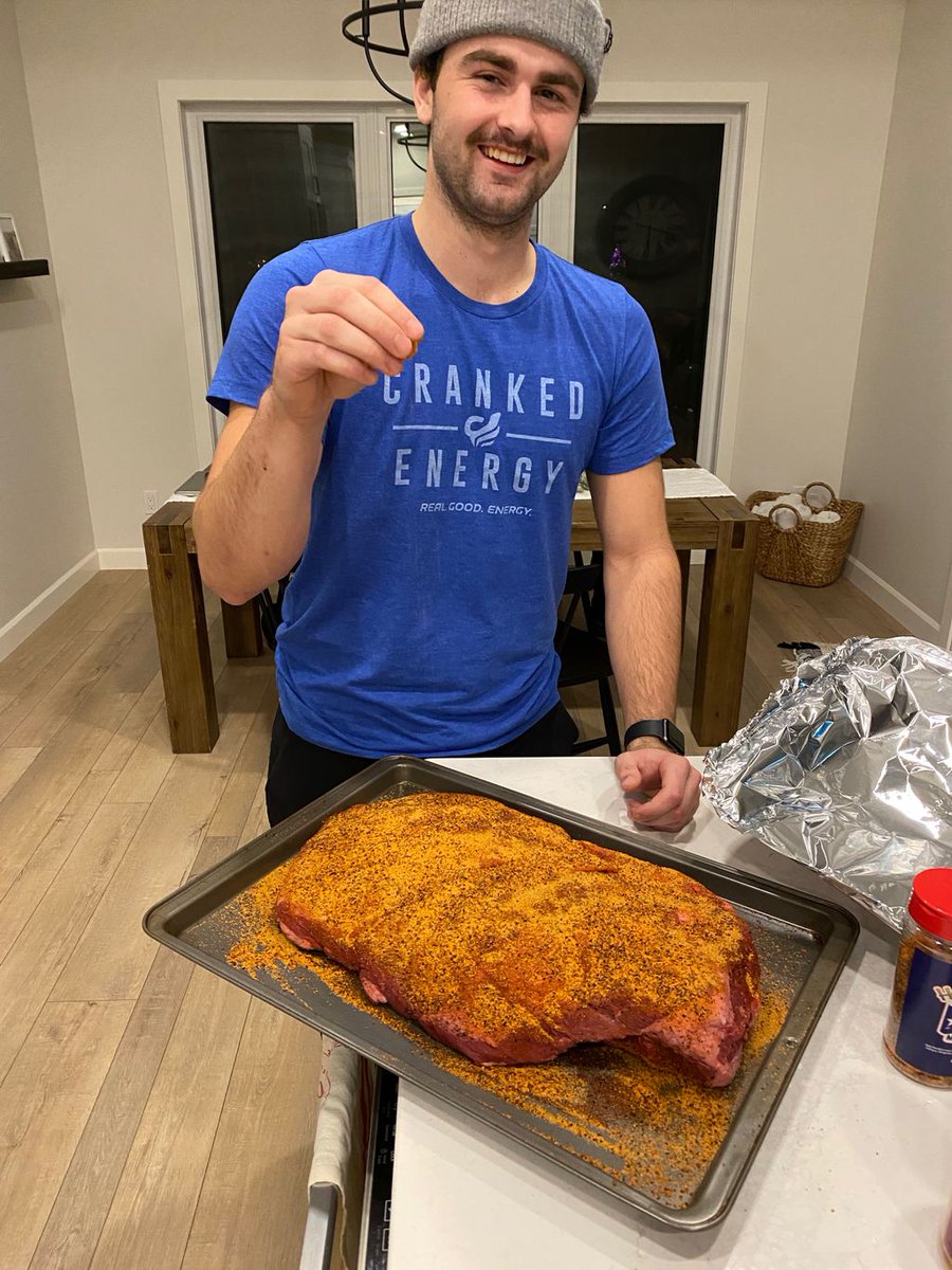 winklerflyers's tweet photo. The cooking continues! #19 Jayden McCarthy cooked up some brisket for his billet family Andrew, Brittney, Mason and Lachlan Froese!
#OrangeIsTheNewNormal #MJHL https://t.co/DdQNZyglHG
