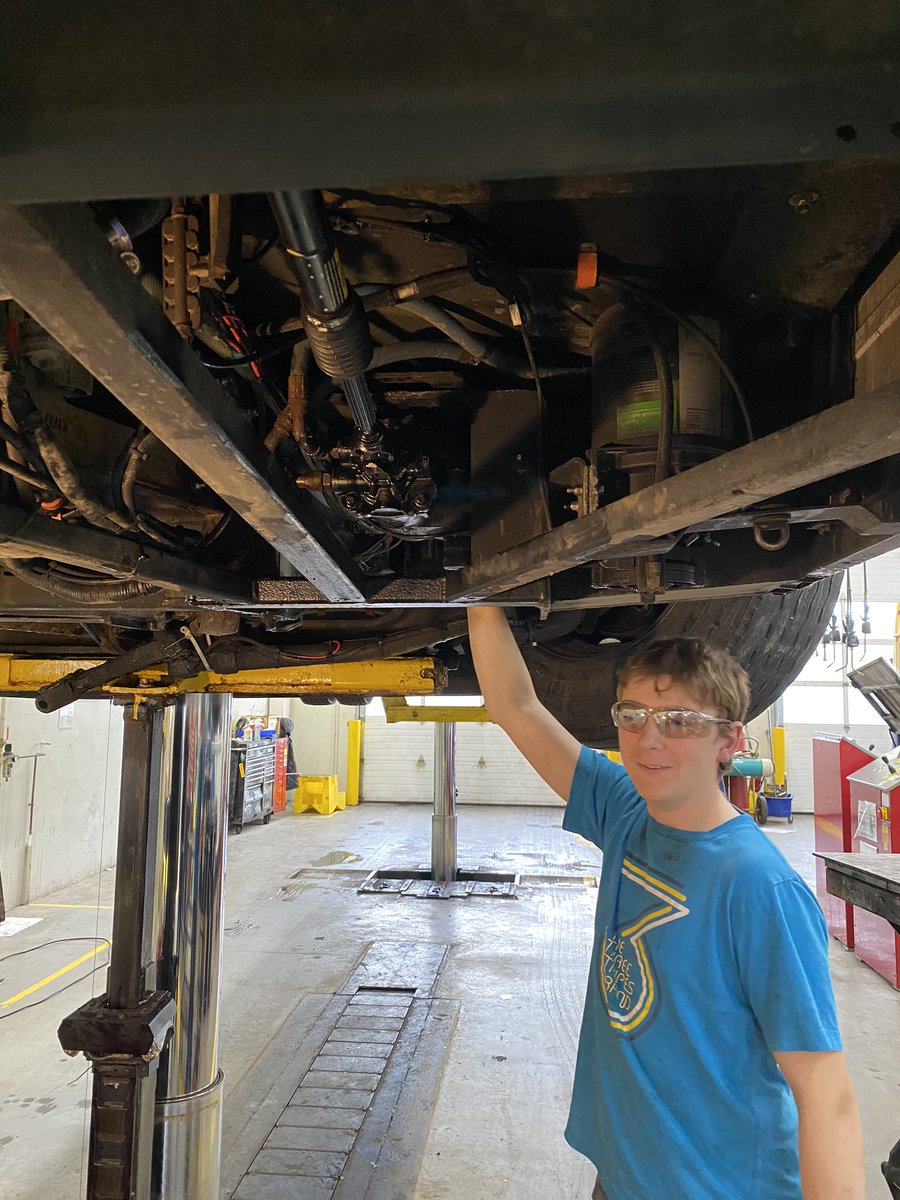 John_E_MacLean's tweet photo. Another great #SiteVisit with @lockviewhigh O2 co-op student AJ. Him and his mentor Bruce just finished replacing a power steering box on a @hfxtransit bus. #40HourCheck Future #HeavyDutyTruckAndTransport https://t.co/obIWzKccBt