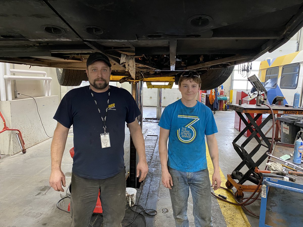 John_E_MacLean's tweet photo. Another great #SiteVisit with @lockviewhigh O2 co-op student AJ. Him and his mentor Bruce just finished replacing a power steering box on a @hfxtransit bus. #40HourCheck Future #HeavyDutyTruckAndTransport https://t.co/obIWzKccBt