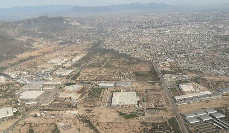 GrupoT21's tweet photo. 🌎 México, “tierra caliente” para la inversión: embajada china; el gigante asiático no descarta que la relación económica y comercial incremente en un futuro cercano. https://t.co/lM0IrMA8m3
Por @EnriqueDuRio #GrupoT21 #Logística #China #InversionesChinas #AMPIP #Solili https://t.co/46YaDmjqpg