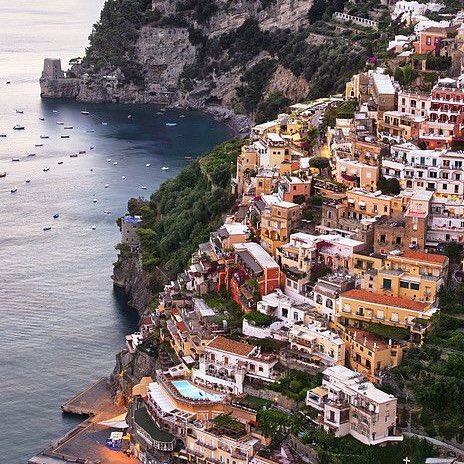 w_aroundItaly's tweet photo. 📍Positano, #Italy. Raise your hand if you’d like to be there right now. #photo #travel https://t.co/X9SbPHFqcL