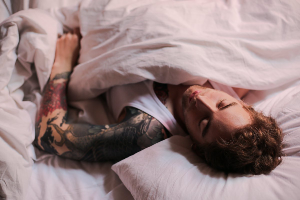 BuyEgoBoost's tweet photo. Sleep is one of the most important things we do as humans. Learn how to improve sleeping habits to improve your workout: https://t.co/m38sdeTUc6 https://t.co/kwaVysJtr8