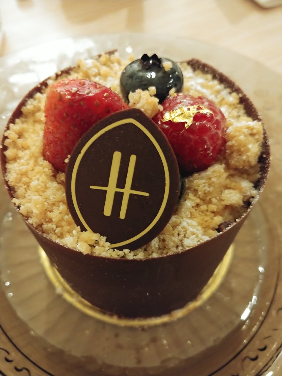 新作です。
チョコムース×ベリーが不味いわけがない😁