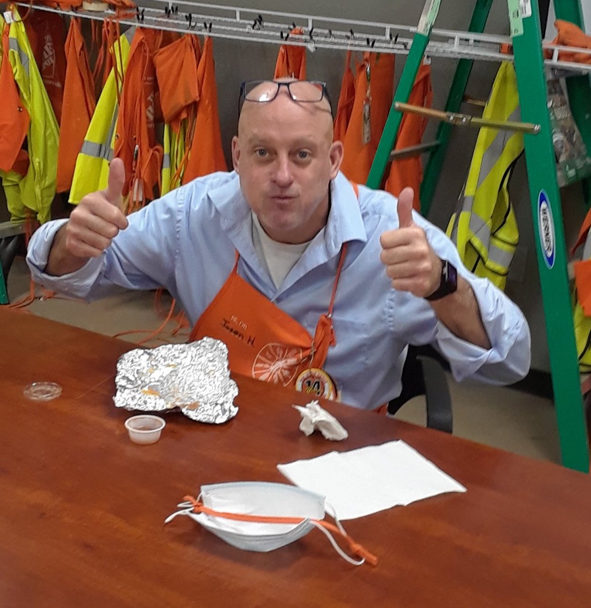 met509's tweet photo. MET 509 providing the store with some tacos for Partnership Week. One Team! @BreedloveShawna @chance_lowry @garland_haynes @metwiles https://t.co/warz2ctgH1