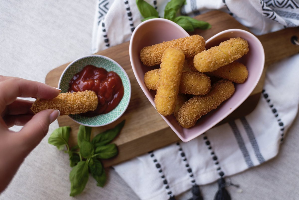 Wholecreations's tweet photo. Tuck into our delicious Gluten Free Mozerella sticks. Available from our online shop https://t.co/uQH8rJfAm1 https://t.co/GUYIumqfBm