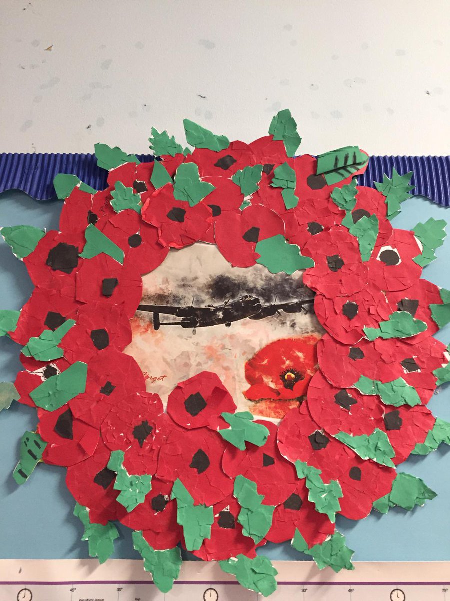 R2PalmerAcademy's tweet photo. Year 5 collaborated so well this week to create a wreath for Remembrance Day. #lestwrforget https://t.co/MtZ6QYwVbP
