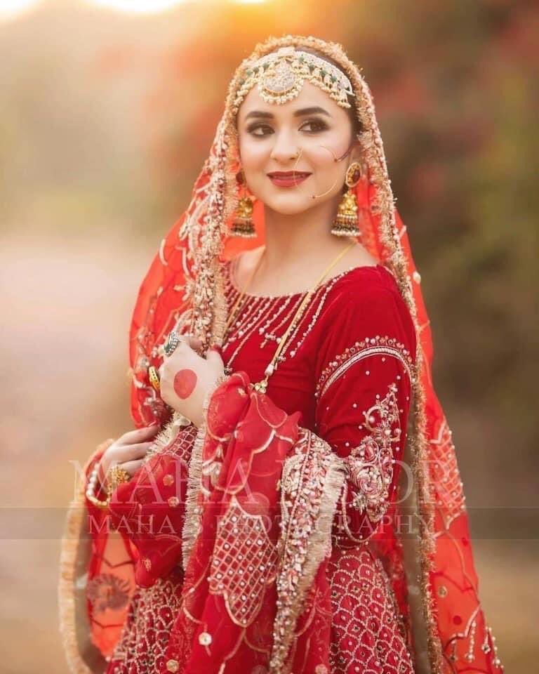 ReviewTurbine's tweet photo. #YumnaZaidi looks extremely stunning in her latest bridal shoot ❤
#PakistaniActress #YumnaInRed #BridalShoot2020 #LikeForLikes #ReviewTurbine https://t.co/k4C9SeJWNx
