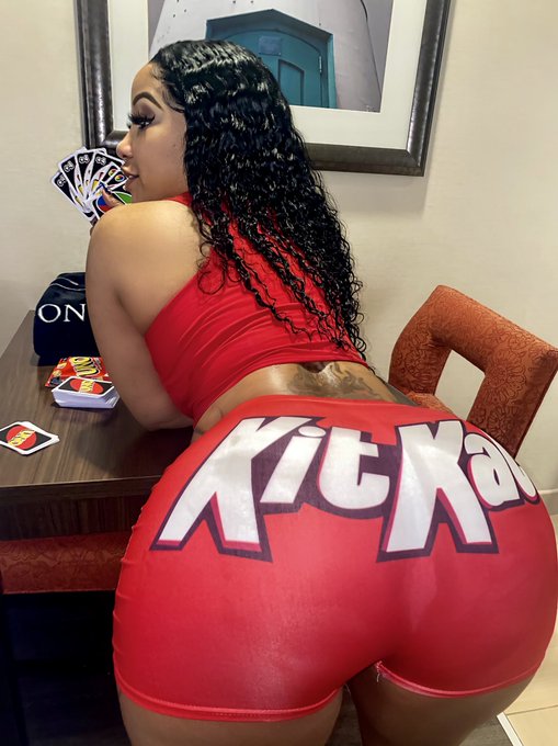 TAP BIO NOW I GOT SOMETHING JUICY WAITING ON YOU THERE 💦🥰💦 https://t.co/gCA5Iji0lI