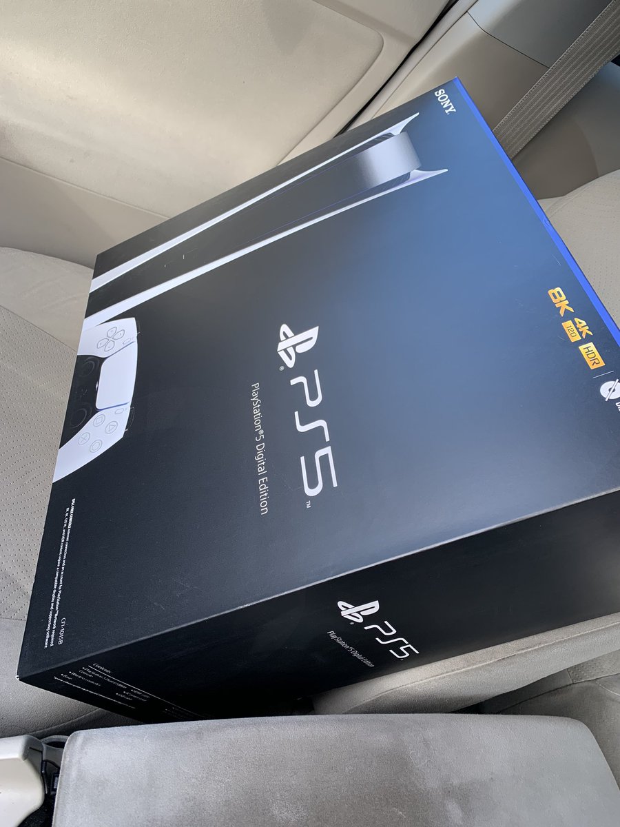 BBQKITTY1's tweet photo. Let’s unbox this in an hour and a half live yeah? #PS5Launch #ps5 #gotone #digitalgoodness https://t.co/nrNUbfd0md
