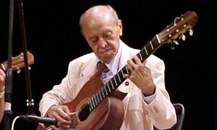 Alirio Martín Díaz Leal, nació el 12 de noviembre de 1923 en Carora, Estado Lara. Músico y guitarrista clásico venezolano. Merecedor del Premio Interamericano de Música. Reconocido como destacado músico en 5 continentes.