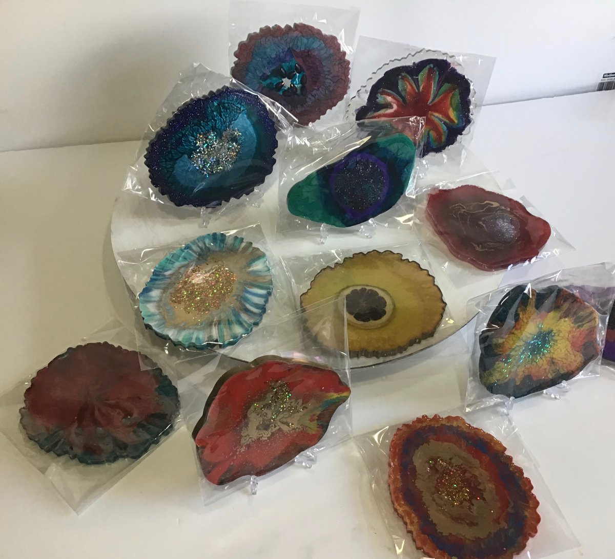 rogersartwork's tweet photo. #ChristmasGiftIdeas Roger Ricketts coasters and resin pyramids. Order at https://t.co/MoQr6YAeCk

#christmasgifts #christmasgiftideas #christmas2020 #gifts #xmasgifts #christmasideas #coasters #coastersforsale #artwork #worcestershirehour #xmasgiftideas #christmaslist #giftideas https://t.co/zQk2GjKLjV