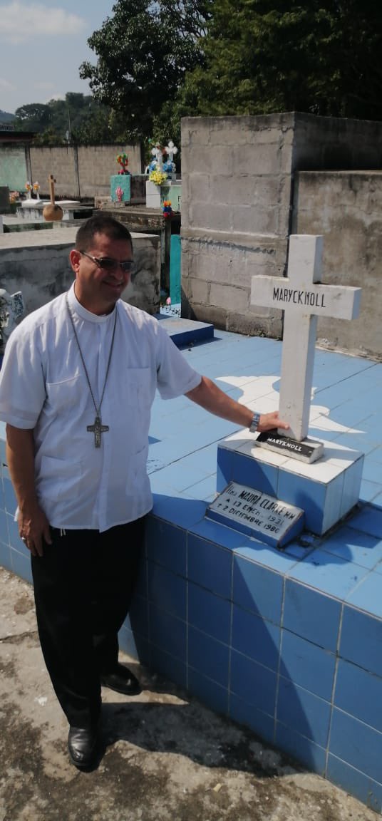 Just got some photos from Diocese of  #Chalatenango, El Salvador at a local cemetery where 2  #maryknoll sisters martyred 40 years ago this Dec. 2 are buried. Several of the country’s bishops will gather there next month to honor them.