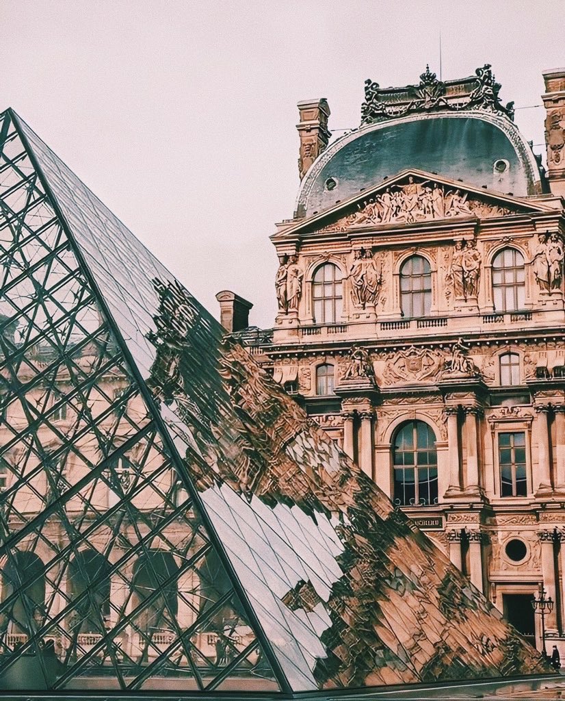 escritosrame's tweet photo. Le Louvre, París. https://t.co/EzTGsoWjkU