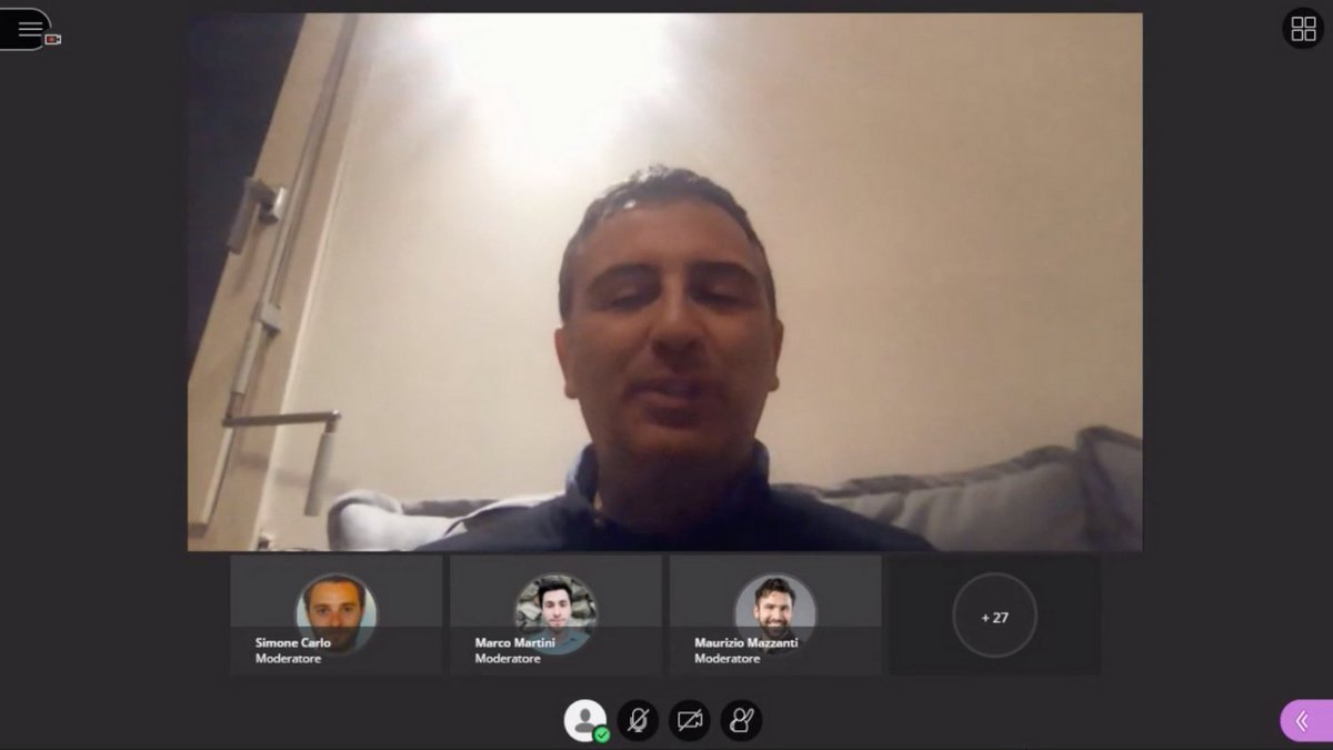 Sergio Amati, general manager IAB Italia, fa i complimenti agli studenti del Master Marketing Digitale di <a href="/Unicatt/">Università Cattolica</a> durante la cerimonia di consegna dei diplomi.

#IABForum2020 #WelcomeToMetaverse