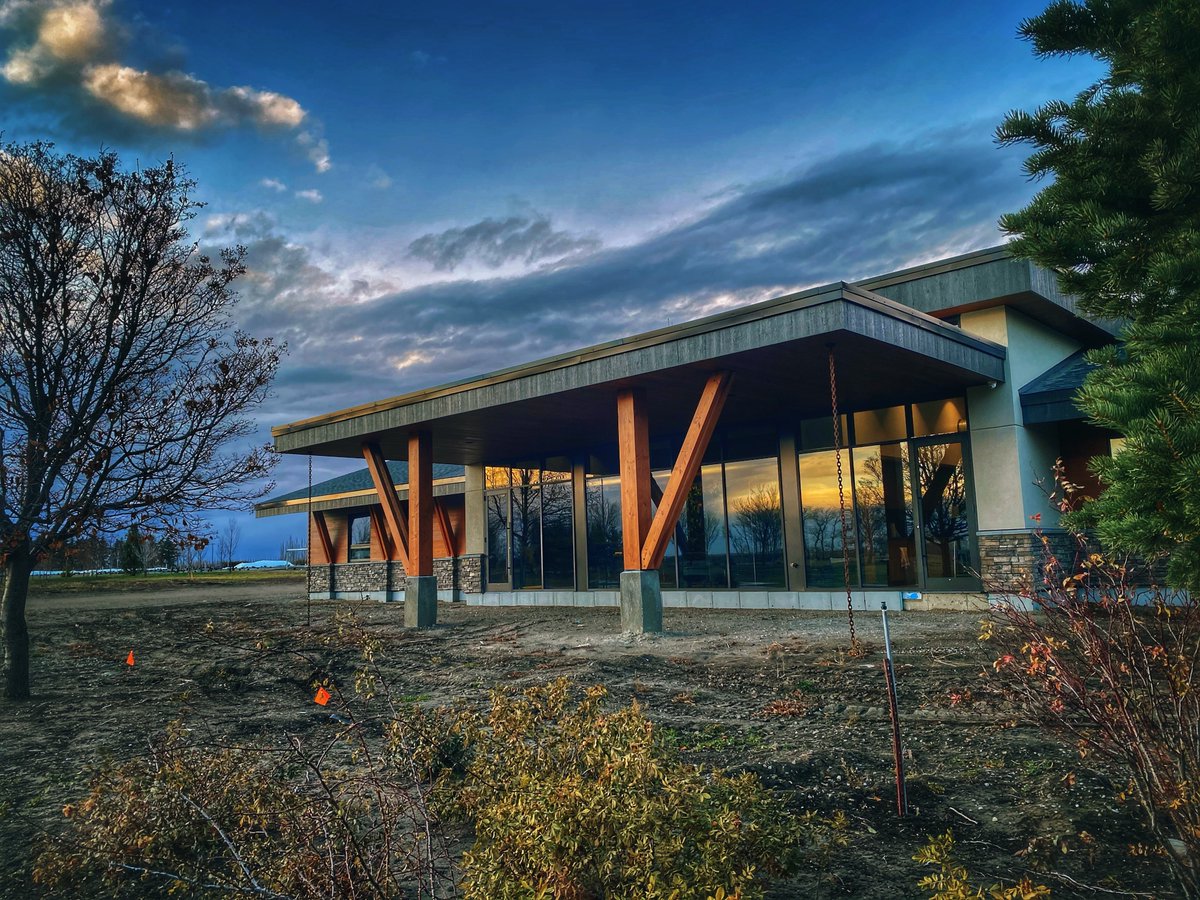 AkelaLtd's tweet photo. Eagle Lake Nurseries - New Building and Tenant Fit Out at Eagle Lake Nurseries from May 2019 - January 2020. Brad did these beautiful photos.
#akelaconstruction #akelapastprojects #yycconstruction #yyc #construction #eaglelakenurseries #newbuild #interiorreno #tbt https://t.co/4PXLeNjERG