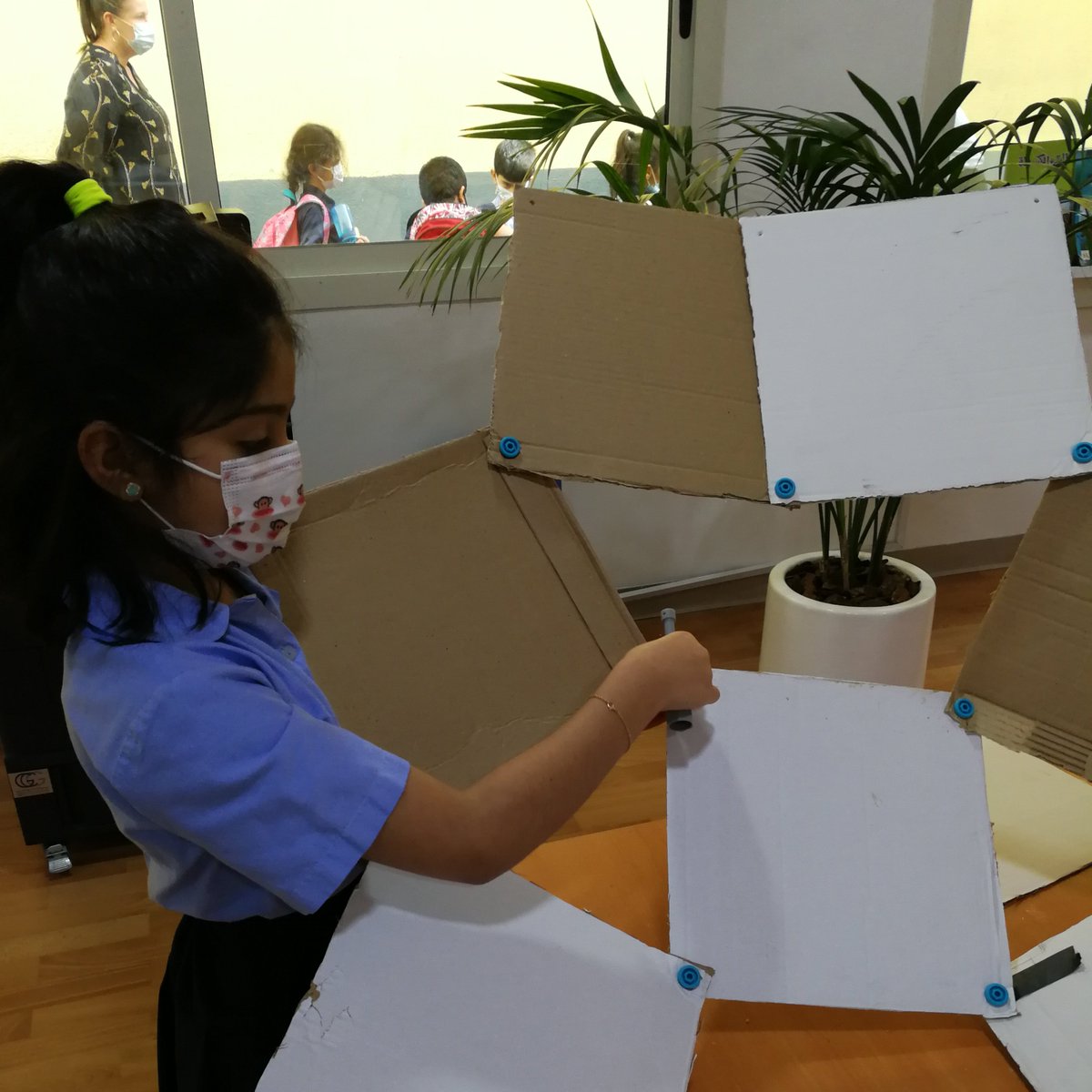 AIS_SchLibrary's tweet image. Makerspace in the library.  Students are constructing a giant windball from recycled cardboard.  #makedo #makerspaces #librarymakerspaces #AISCreativity #AISGrade4 #AISSTEM