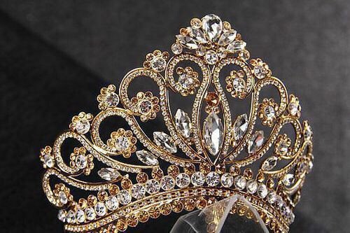 alizapelto's tweet photo. Someone write a YA fantasy novel about me this INSTANT. 

Google:
“your name” fantasy gown
“your name” fantasy crown
“your name” fantasy weapon https://t.co/w9hS2d7uri