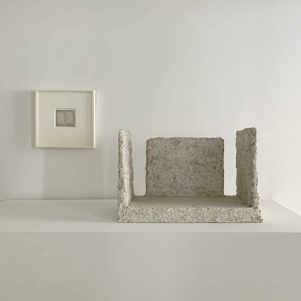 HelwaserGallery's tweet photo. A serene moment before we de-installed Richard Fleischner’s show at the gallery.
#richardfleischner #deinstall #allwhiteeverything https://t.co/SSpWjAGqcK https://t.co/Xxxe86CmeS