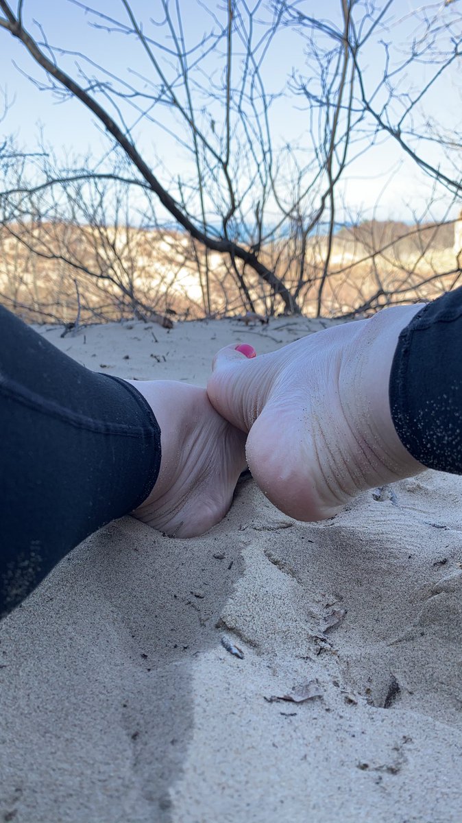 DMostest's tweet photo. Dropping new pics on my Instagram @ doingthemostest &amp; @ smokinfeet but these are a Twitter exclusive! I’ll be live later on OnlyFans and Insta - watch for updates. Which pic is your fav? https://t.co/OyXjzsdlZZ