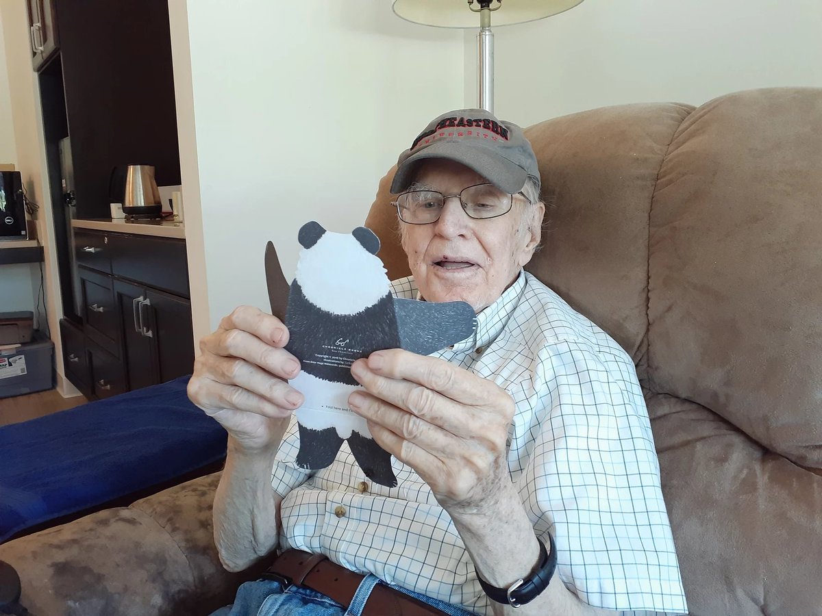 _MealsOnWheels's tweet photo. We love this initiative to send letters to isolated seniors, like Joe. Volunteers write messages of hope that make a lasting impact on those who receive them. https://t.co/mODLrvrMV2 https://t.co/CQkjOf1neP