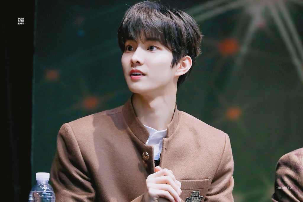 dldhq_'s tweet photo. 가쿠란이존나잘어울리는거같애진짜 https://t.co/6mdf5N6ATJ